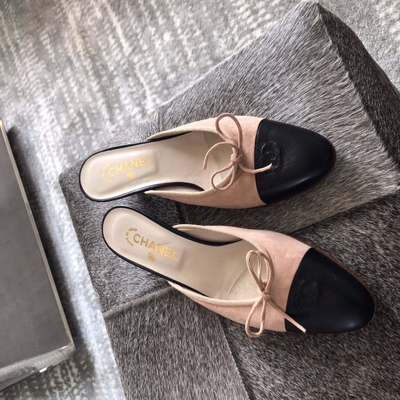 Chanel.  ***SOLD*** - Picture 2 of 4